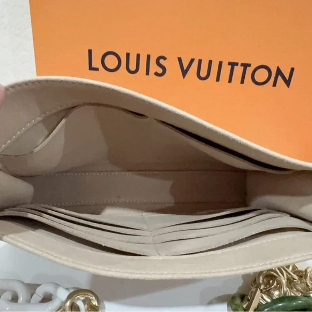 Authentic Louis Vuitton Toiletry Pouch 26 Monogram Giant Khaki Green White